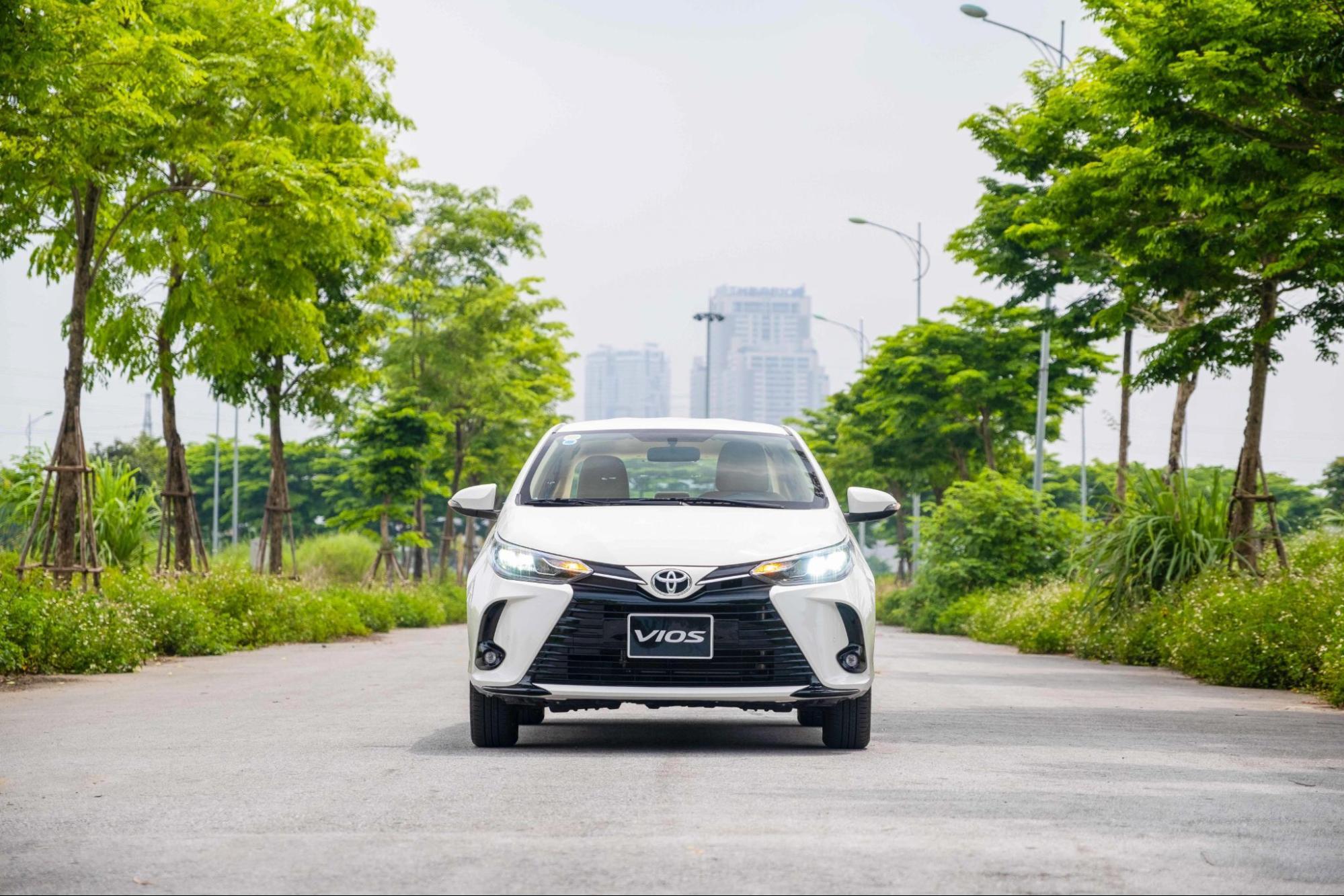 Nội thất Toyota Vios: Hình ảnh, giá lăn bánh và ưu đãi mới nhất (11/2024)