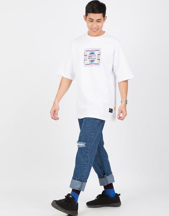 10 Cách phối quần jeans với áo thun Nam đẹp năng động, đầy cuốn hút