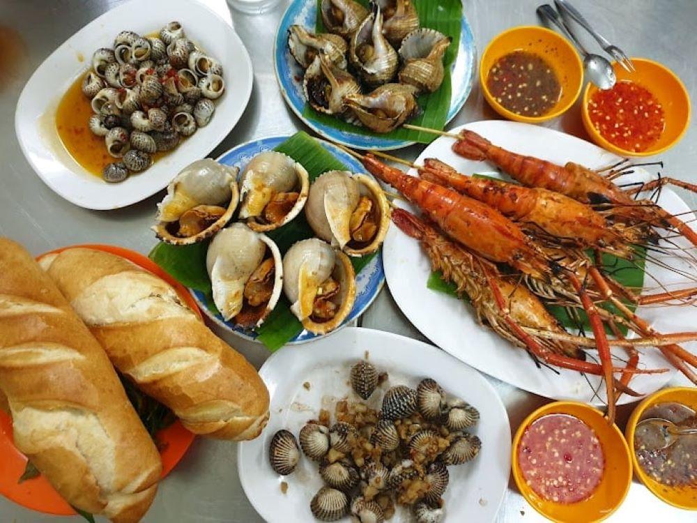 Review chân thực 10 quán ốc ngon Sài Gòn: Địa chỉ, giá cả, review chi tiết