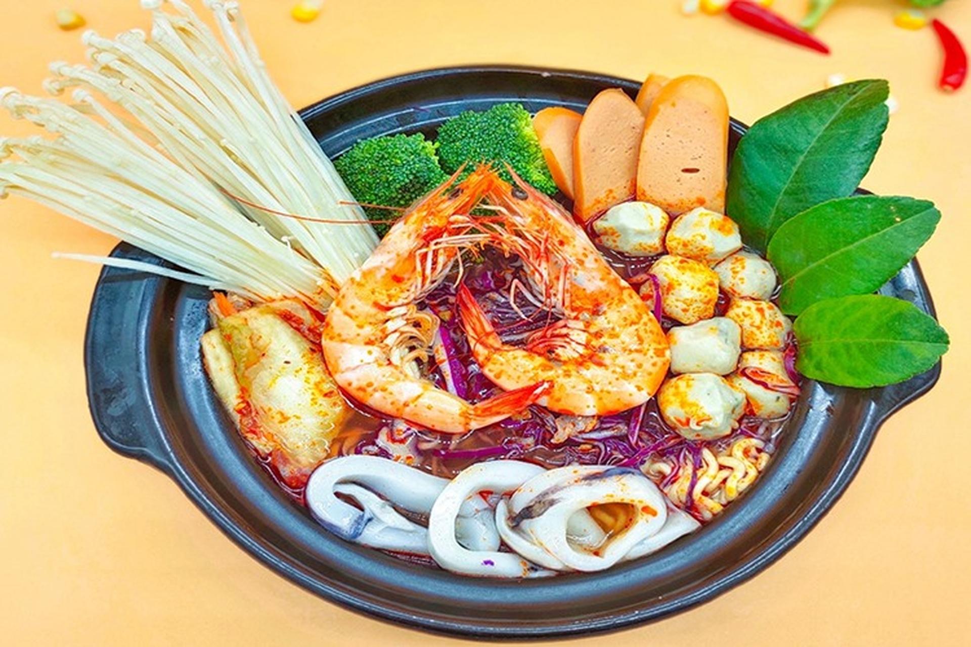 Cách nấu món mì cay hải sản Hàn Quốc đơn giản tại nhà