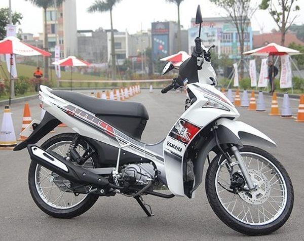 Xe Sirius cũ màu trắng