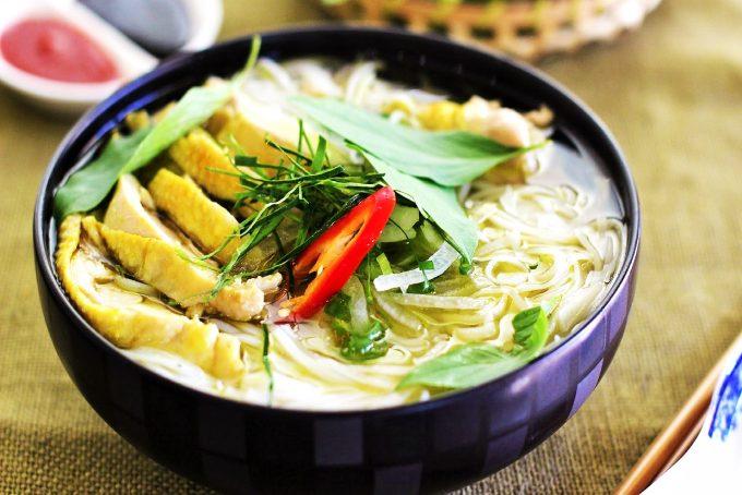 Top 10+ quán phở gà ngon Hà Nội lâu đời CHUẨN VỊ phải thử một lần