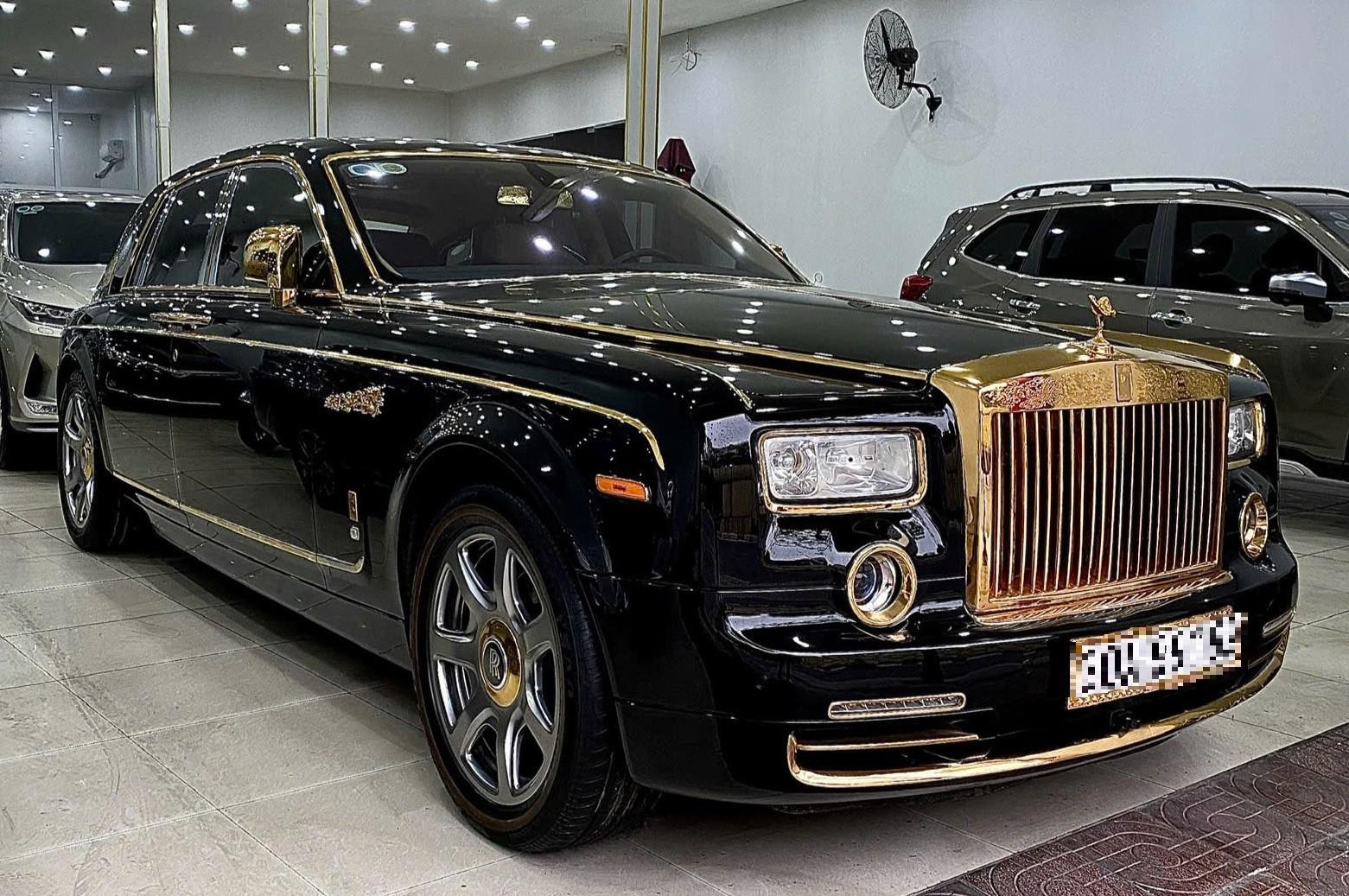 Đại gia Việt bán Rolls-Royce Phantom mạ vàng từ trong ra ngoài, giá bao nhiêu?