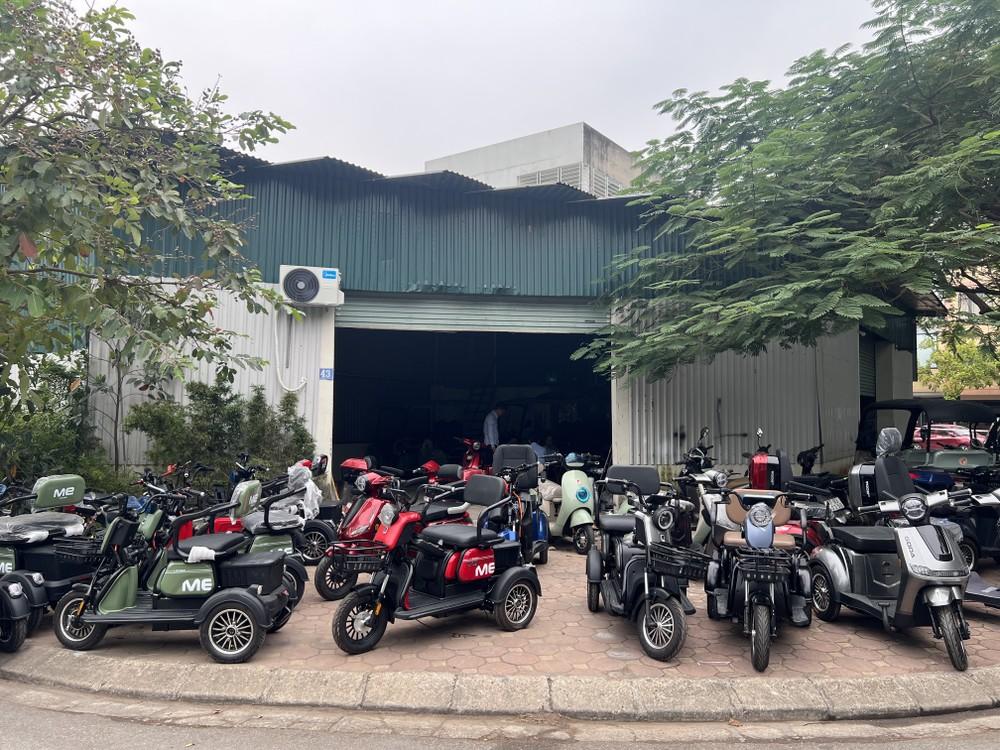 Có được mua và đi xe máy điện 3-4 bánh không?