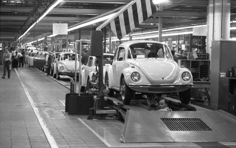 Volkswagen Beetle 1974 gắn liền với lịch sử “Xe con bọ” tại Việt Nam
