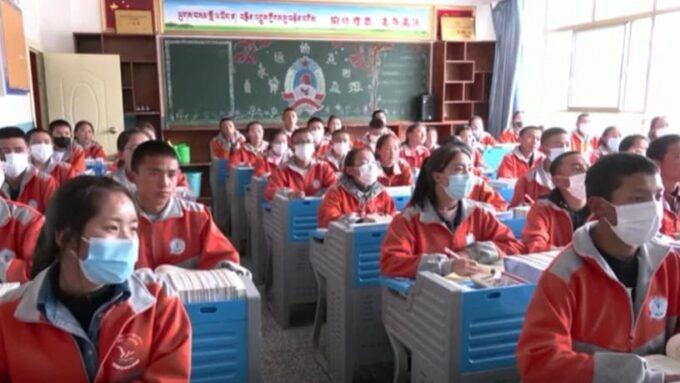 800,000 học sinh Tây Tạng bị buộc tẩy não trong các trường nội trú, bao gồm cả trẻ em 4 tuổi
