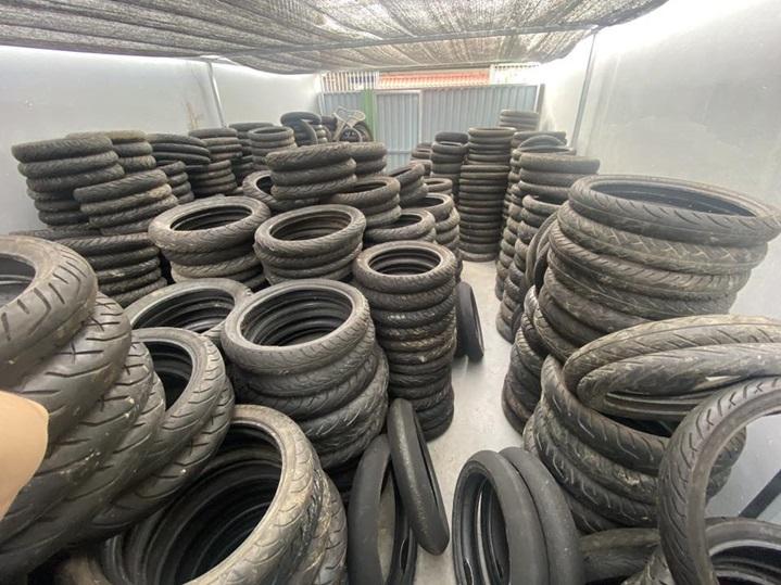 Mua lốp xe cũ bỏ đi, báo giá thu mua lốp xe ô tô cũ phế thải mới