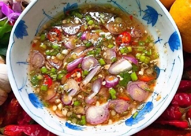 Đừng ăn gà luộc chấm muối chanh nữa, làm ngay 7 công thức chấm với sữa đặc ăn là dính